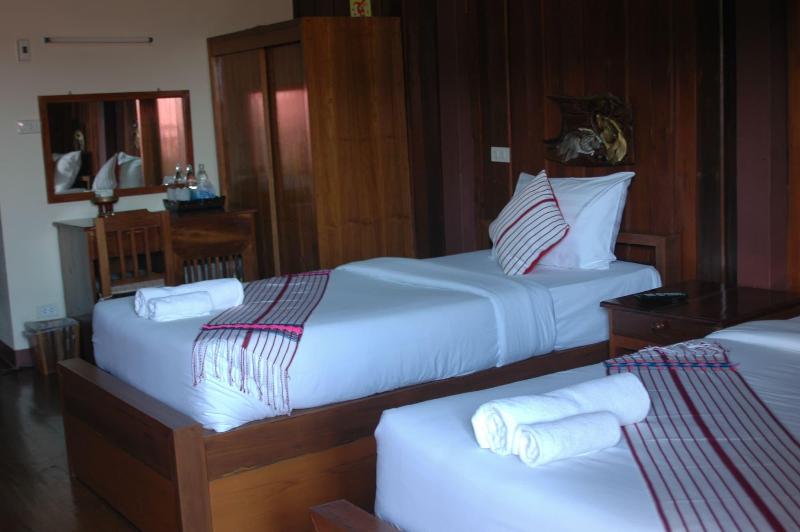 Mitkhoonyoum Hotel - Oda