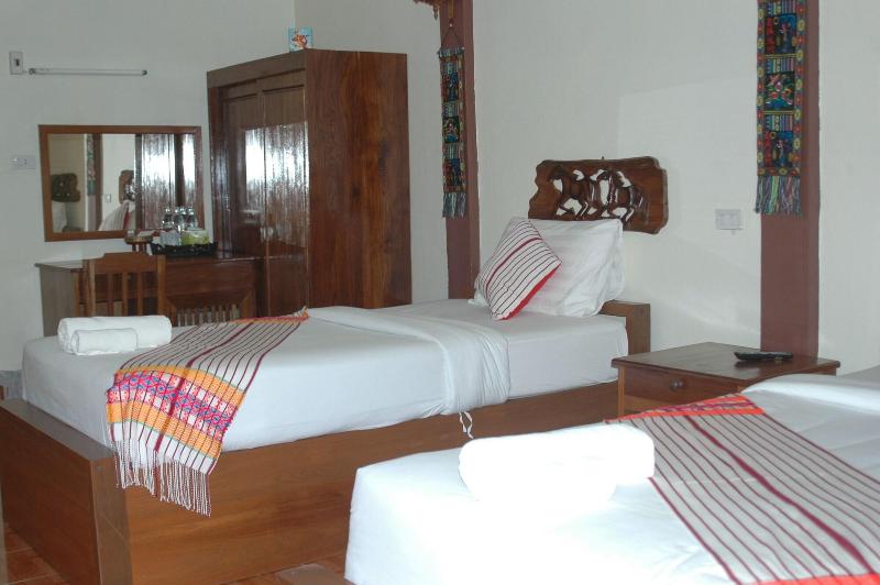 Mitkhoonyoum Hotel - Oda