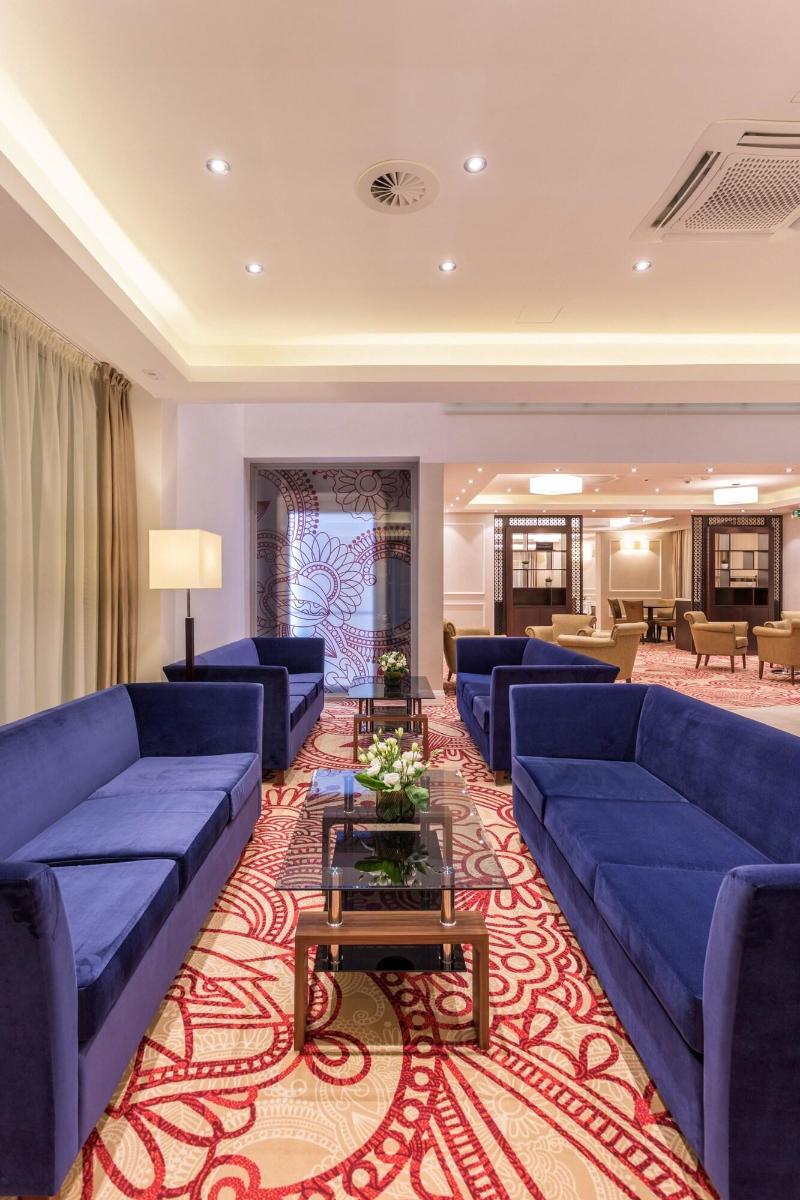Outlet Hotel Polgár - Lobi