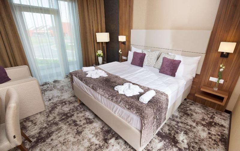 Outlet Hotel Polgár - Oda