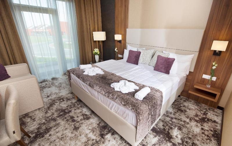 Outlet Hotel Polgár - Oda