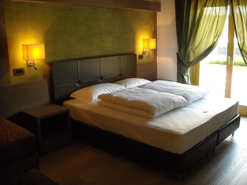 Dolomiti Lodge Villa Gaia - Oda