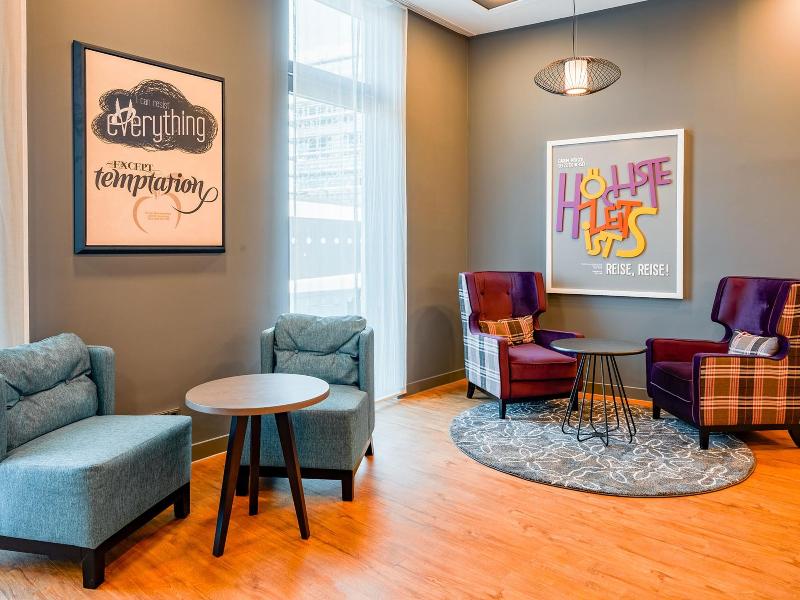 Premier Inn Mannheim City Centre - Lobi