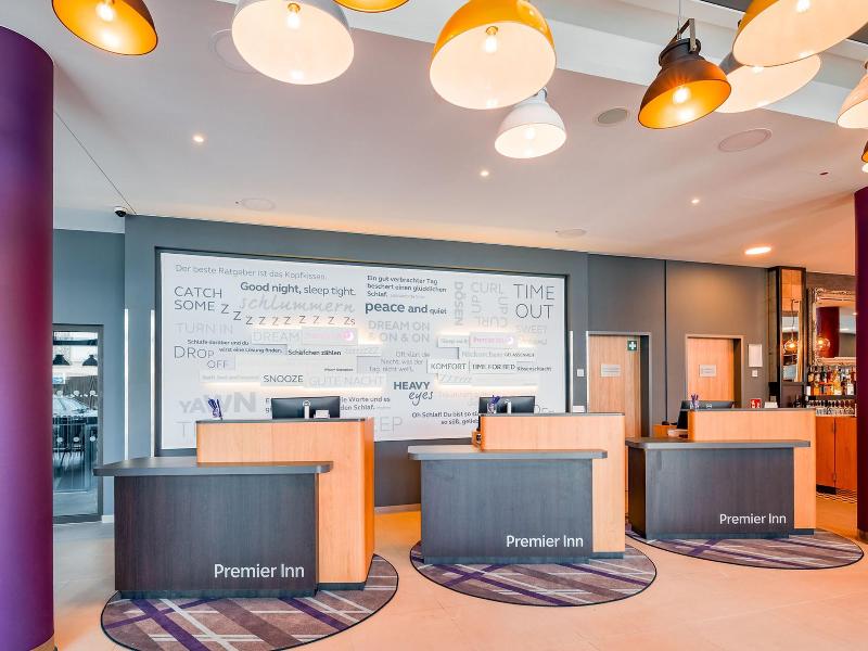 Premier Inn Mannheim City Centre - Lobi