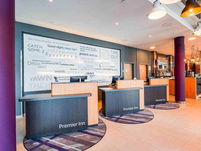 Premier Inn Mannheim City Centre - Lobi