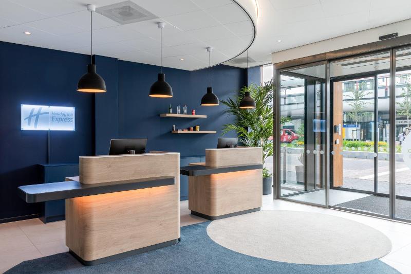 Holiday Inn Express Almere - Lobi