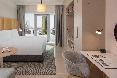 Staybridge Suites Dubai Financial Centre oda fotoğrafı