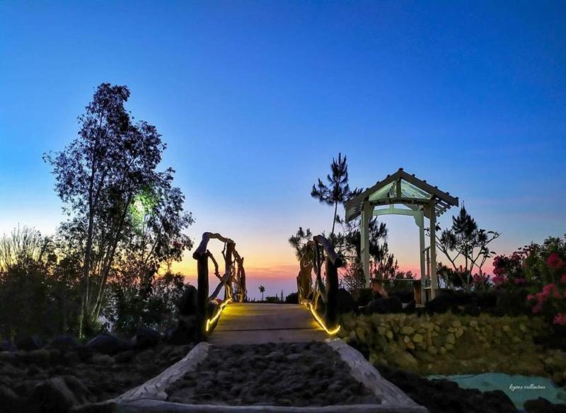 Bukit Lintang Sewu Domping by ZUZU - Genel