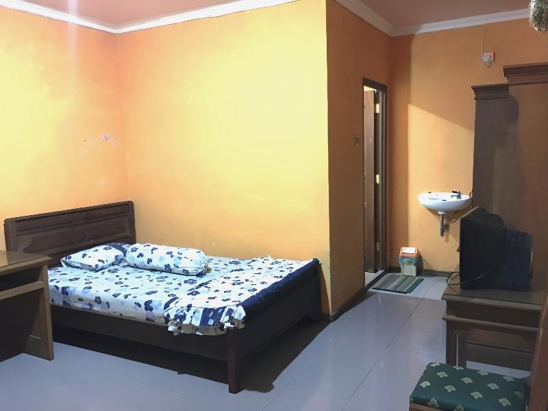 Hotel Alami near Alun-Alun Klaten by ZUZU - Oda