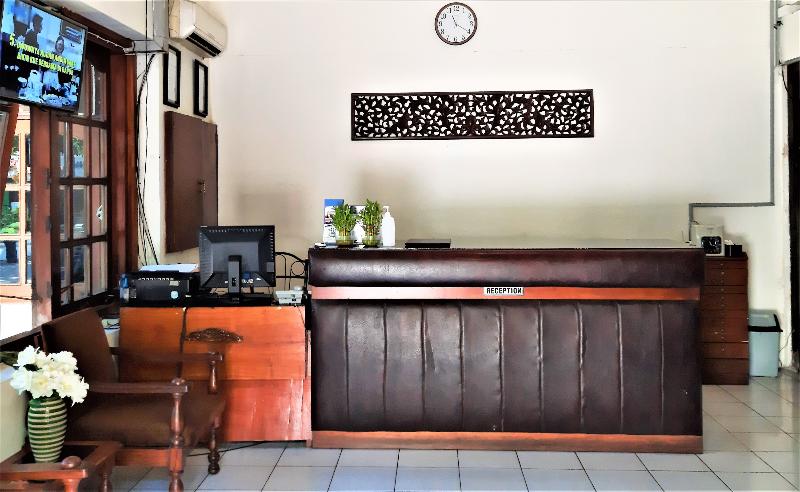 Hotel Perdana by ZUZU - Lobi