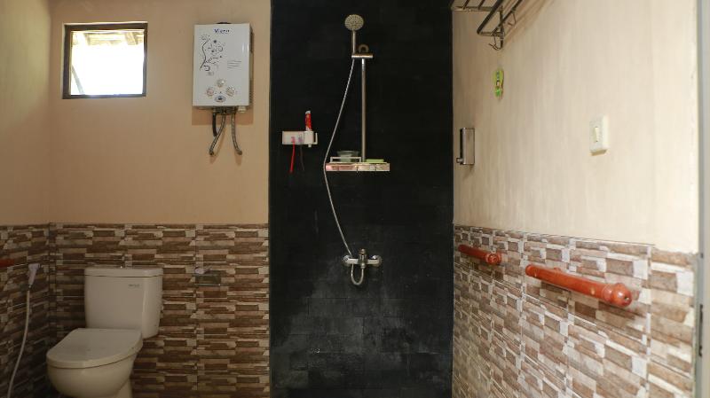 Homestay Mbak Karti by ZUZU - Oda