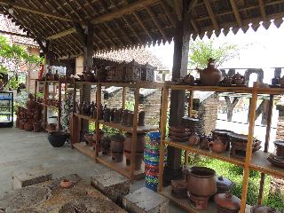 Balkondes Karanganyar (Pottery Academy) by ZUZU fotoÄŸrafÄ±