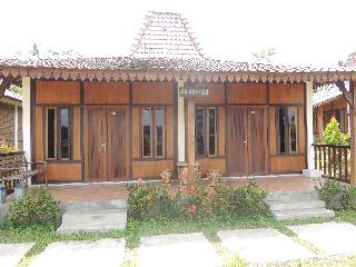 Balkondes Karanganyar (Pottery Academy) by ZUZU fotoÄŸrafÄ±