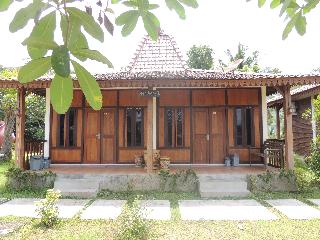 Balkondes Karanganyar (Pottery Academy) by ZUZU fotoÄŸrafÄ±