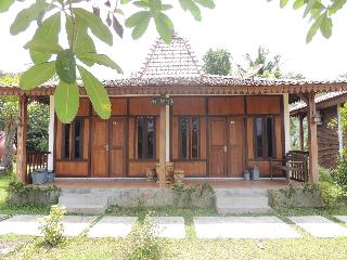 Balkondes Karanganyar (Pottery Academy) by ZUZU fotoÄŸrafÄ±