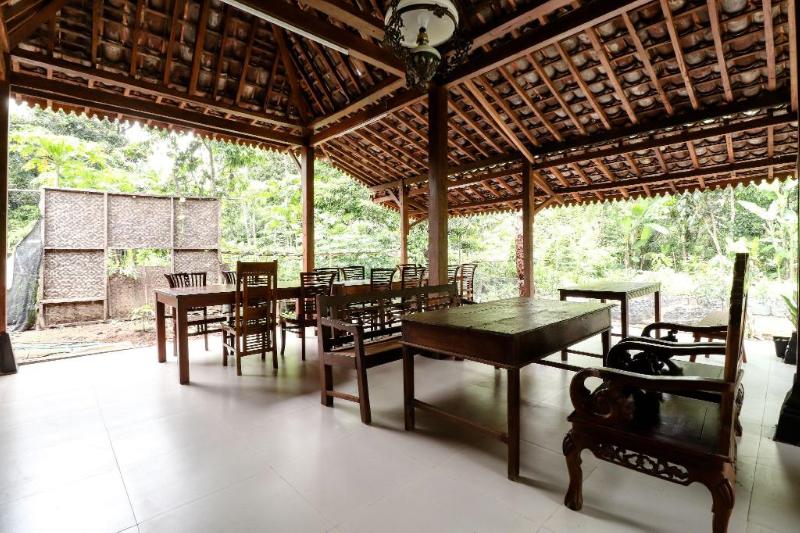 Nurudin House by ZUZU - Restoran