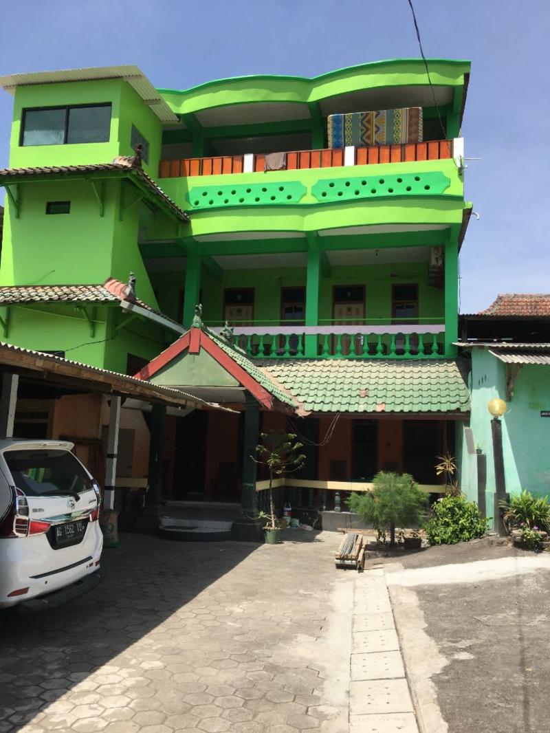 Hotel Trias Parangtritis by ZUZU - Genel