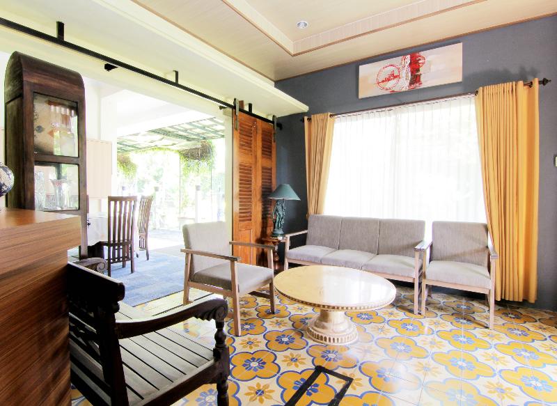 Embe Joglo Homestay by ZUZU - Lobi