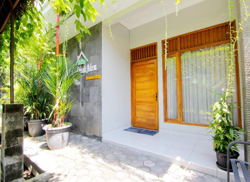 Embe Joglo Homestay by ZUZU - Oda