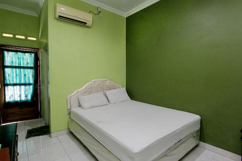 Hotel Popi (Pondok Pisang) by ZUZU - Oda