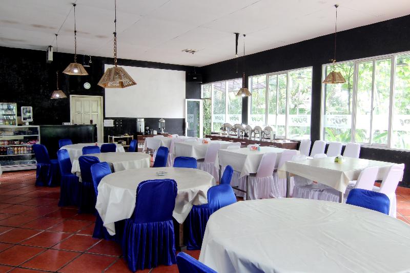 Hotel Popi (Pondok Pisang) by ZUZU - Restoran