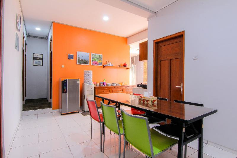 Embe Enem Homestay by ZUZU - Genel