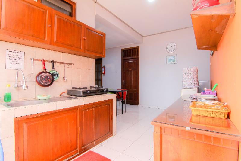 Embe Enem Homestay by ZUZU - Genel
