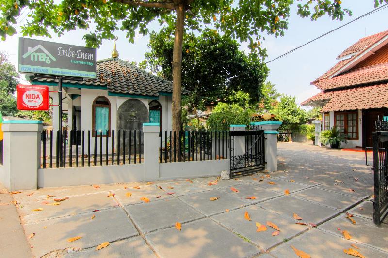 Embe Enem Homestay by ZUZU - Genel