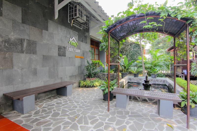 Embe Enem Homestay by ZUZU - Genel