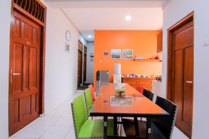 Embe Enem Homestay by ZUZU - Genel