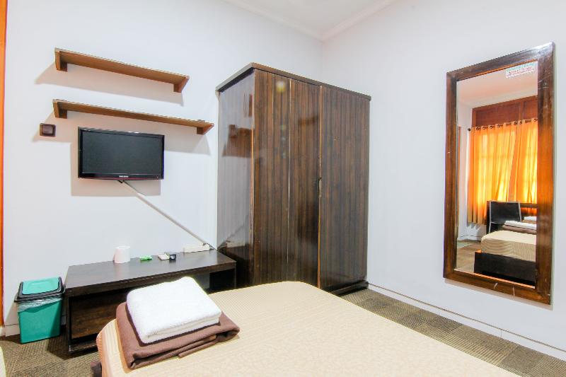 Embe Enem Homestay by ZUZU - Oda