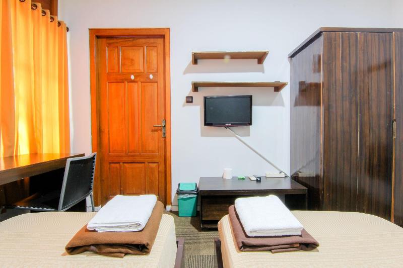 Embe Enem Homestay by ZUZU - Oda
