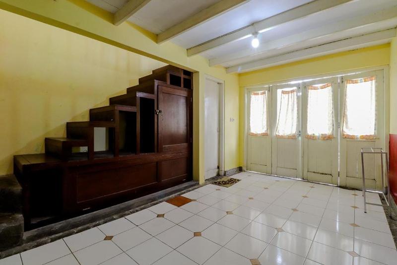 Hotel Kayu Manis by ZUZU - Lobi