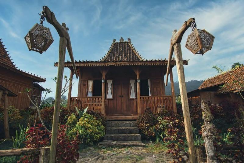 Singgasana Villa and Resto by ZUZU - Oda