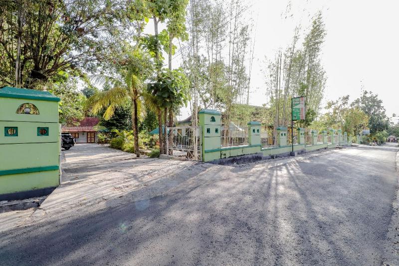 Omah Nggunung Cafe & Homestay by ZUZU - Genel