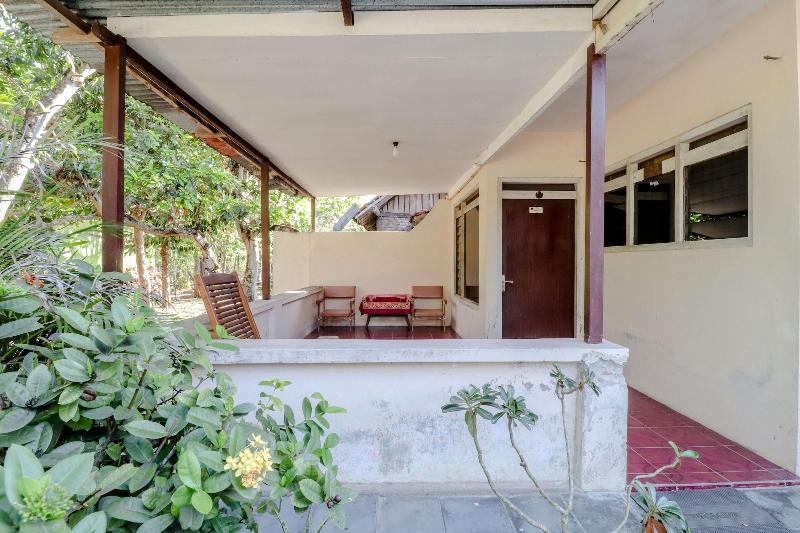 Omah Nggunung Cafe & Homestay by ZUZU - Teras
