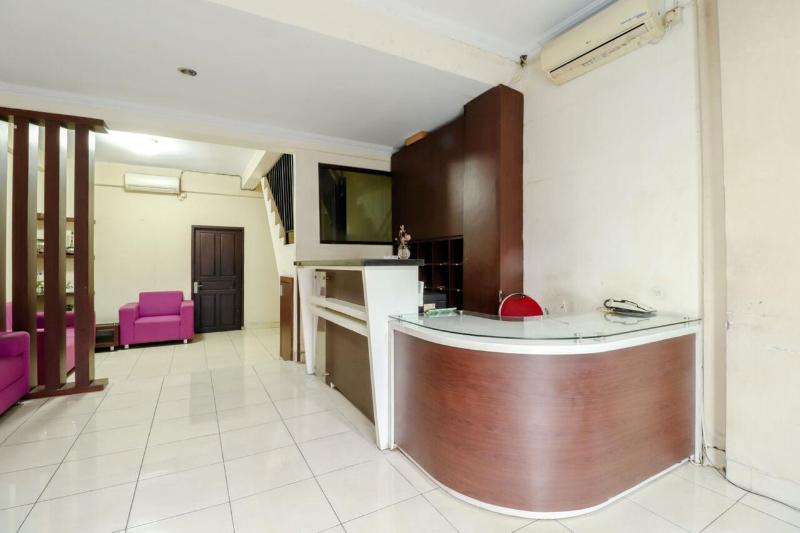 bi.es Homestay by ZUZU - Lobi