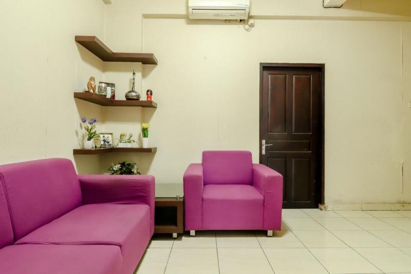 bi.es Homestay by ZUZU - Lobi
