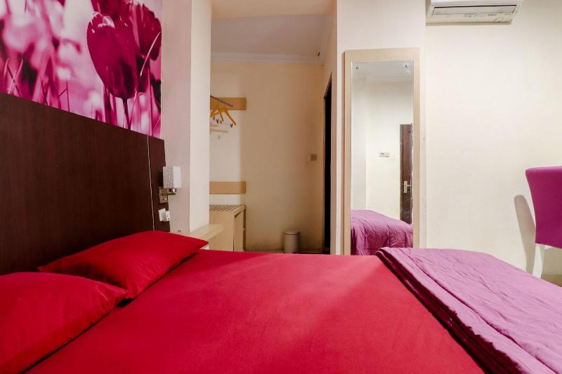 bi.es Homestay by ZUZU - Oda