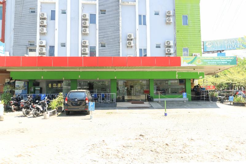Al-Badar Hotel Syariah Makassar by ZUZU - Genel