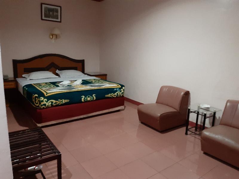 Hotel Parewisata by ZUZU - Oda