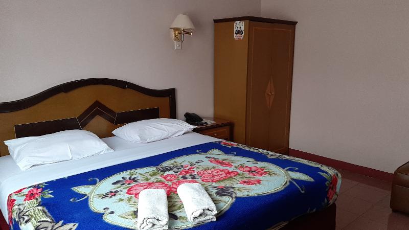 Hotel Parewisata by ZUZU - Oda