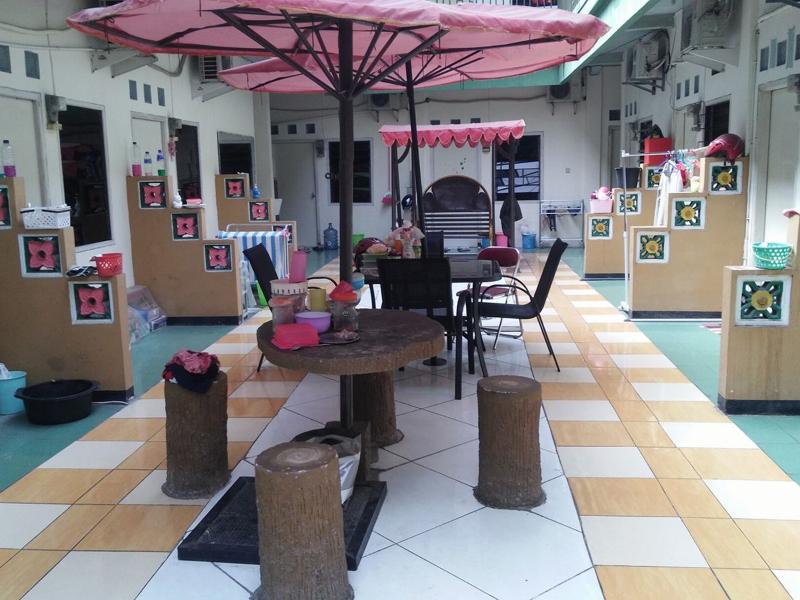 Homestay Excellent Doho Women Only by ZUZU - Lobi