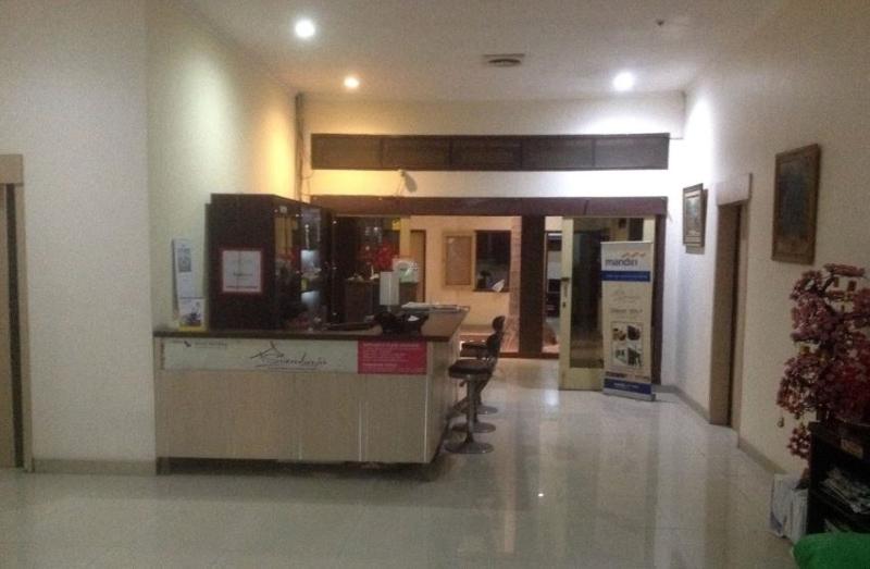 Soerabaja Place Guest House by ZUZU - Lobi