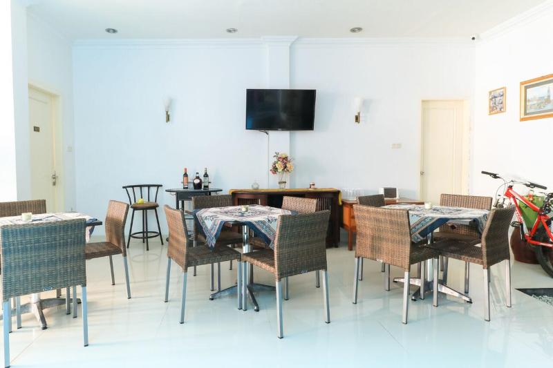 Ge JacMart Homestay Makassar by ZUZU - Restoran