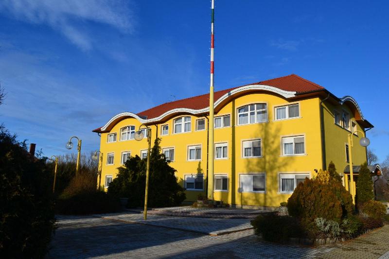 Leier Business Hotel - Genel