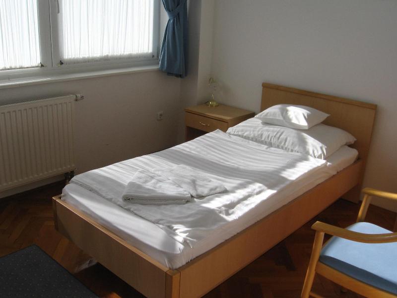 Leier Business Hotel - Oda