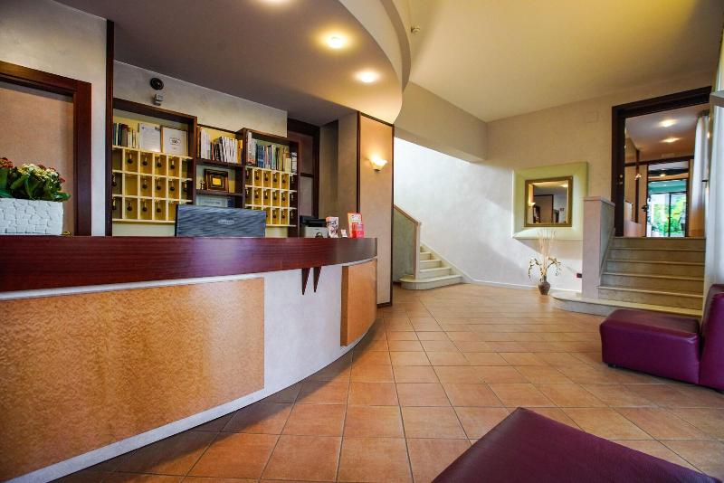 Hotel Murgia - Lobi