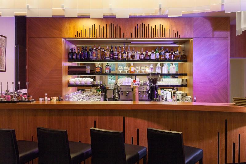 Zámeček Petrovice - Bar