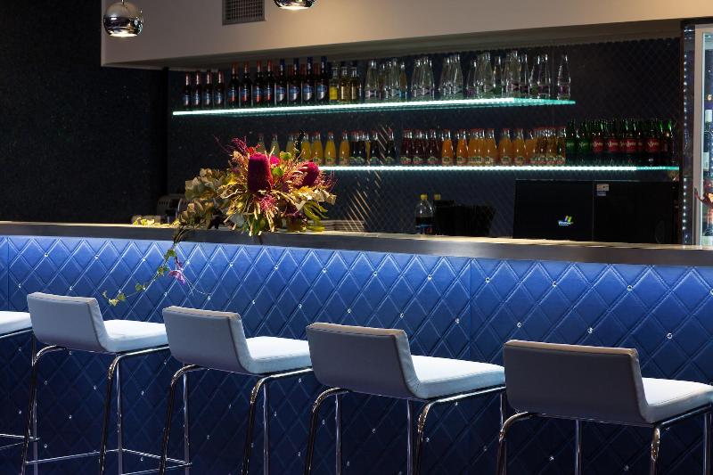Zámeček Petrovice - Bar